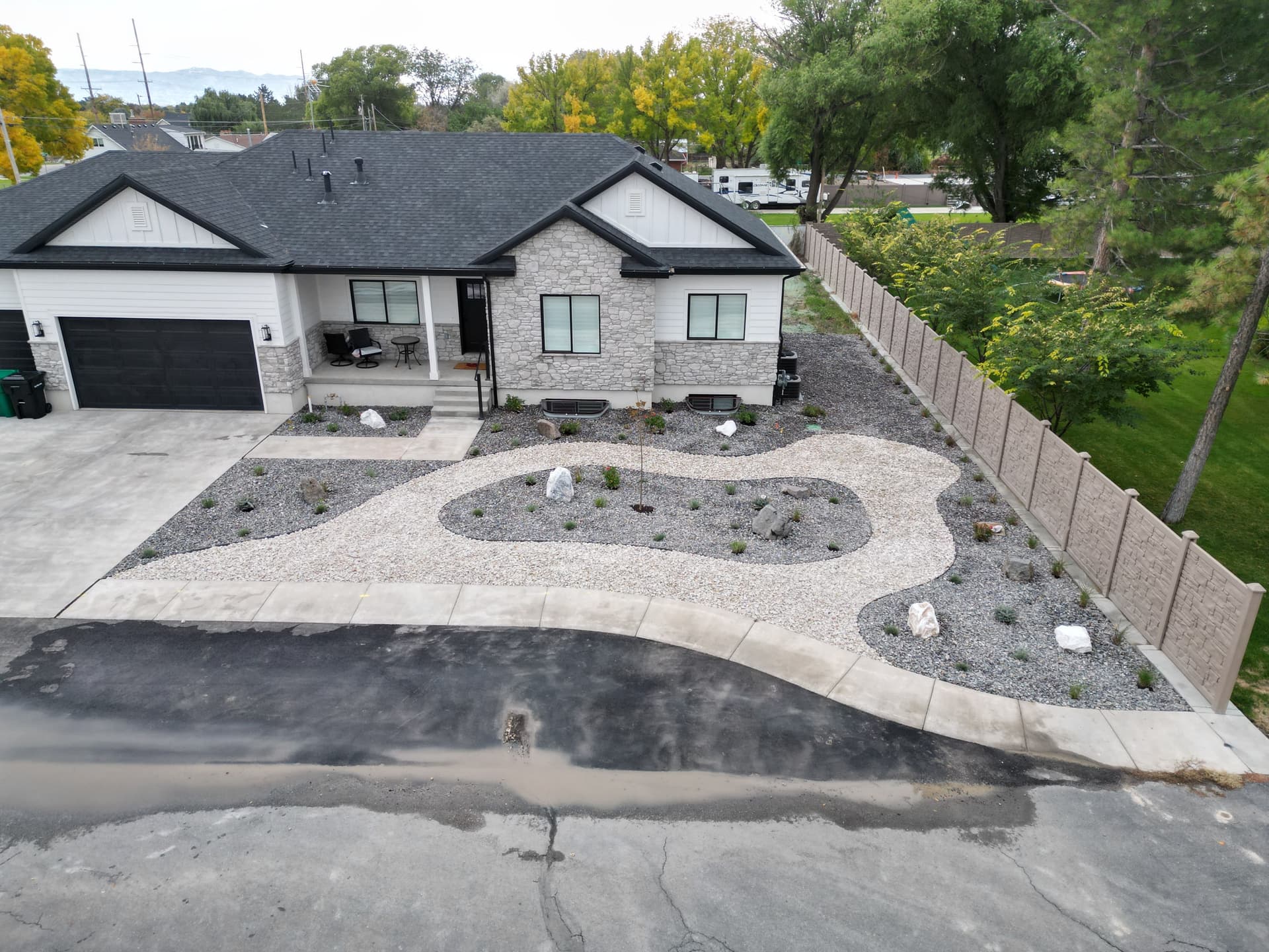 Gallery photos for Front Yard Xeriscape That Looks Great and Stays That Way: Image #4